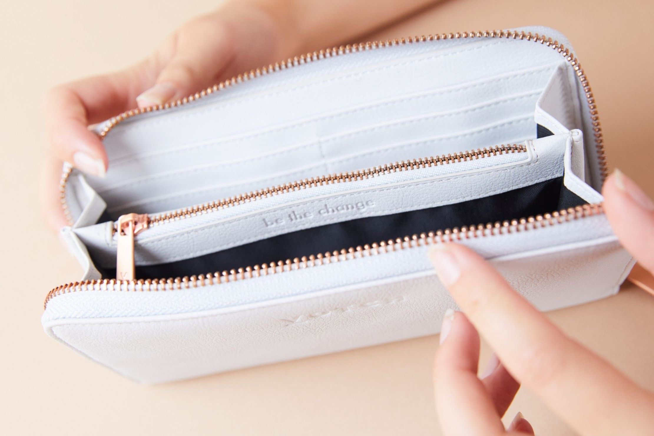 AppleSkin Light Grey & Rose Gold Purse | Classic Essentials
